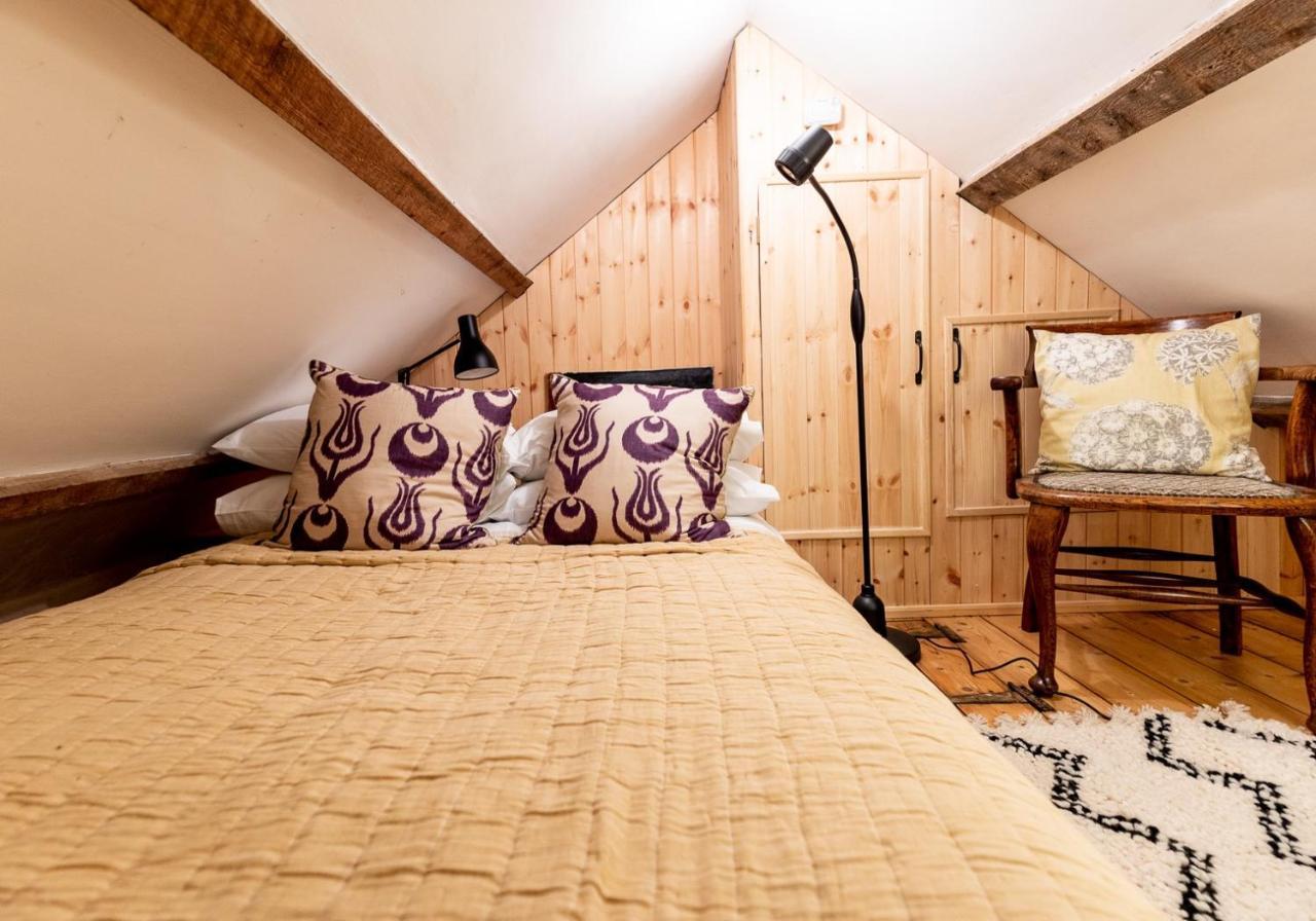 Bwthyn Capten - A Charming Cottage For Up To 6 Newport  Esterno foto