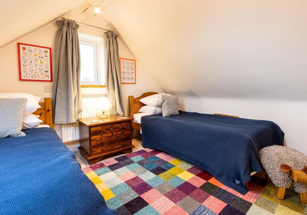 Bwthyn Capten - A Charming Cottage For Up To 6 Newport  Esterno foto