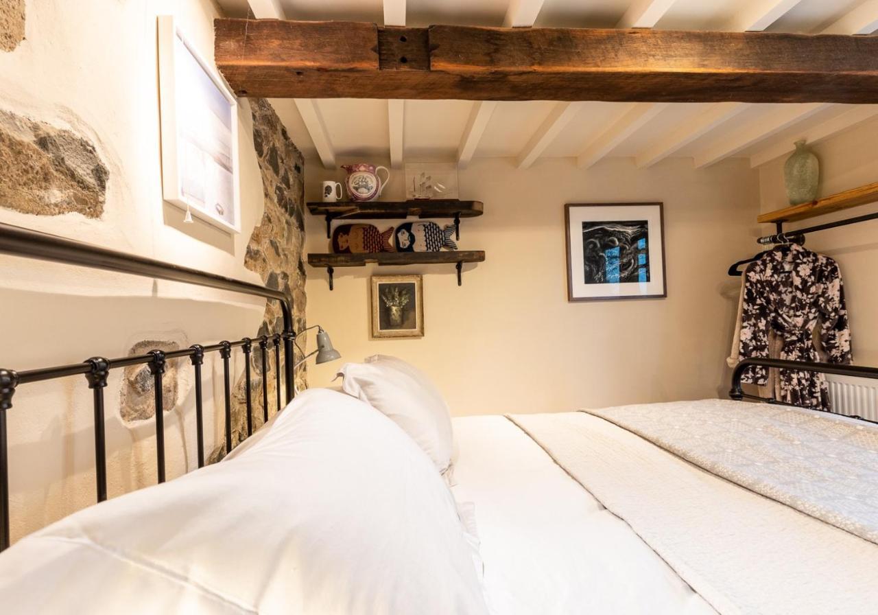 Bwthyn Capten - A Charming Cottage For Up To 6 Newport  Esterno foto